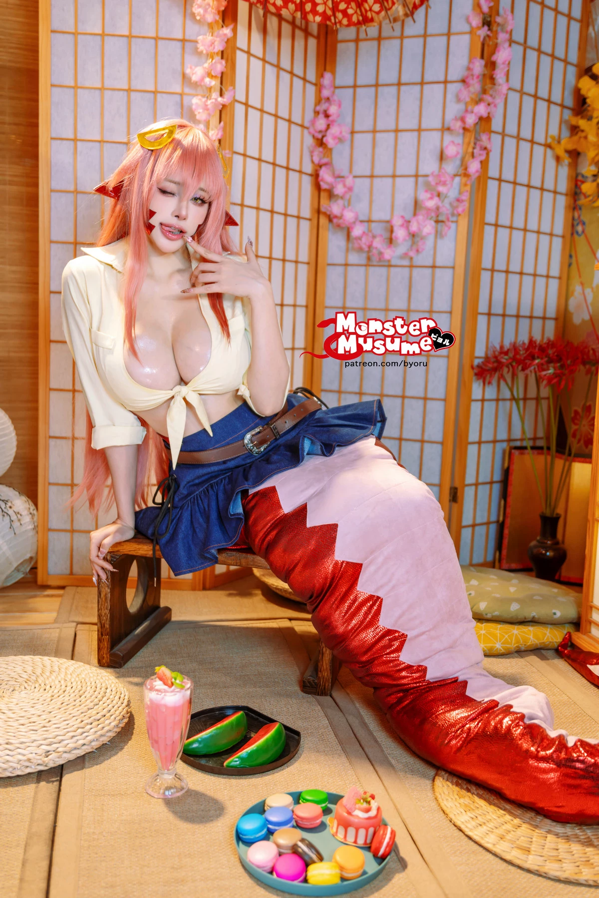 日本性感蘿莉Byoru-Miia Monster Musume主題性感蛇女裝扮露白色內衣秀火辣身材誘惑寫真66P